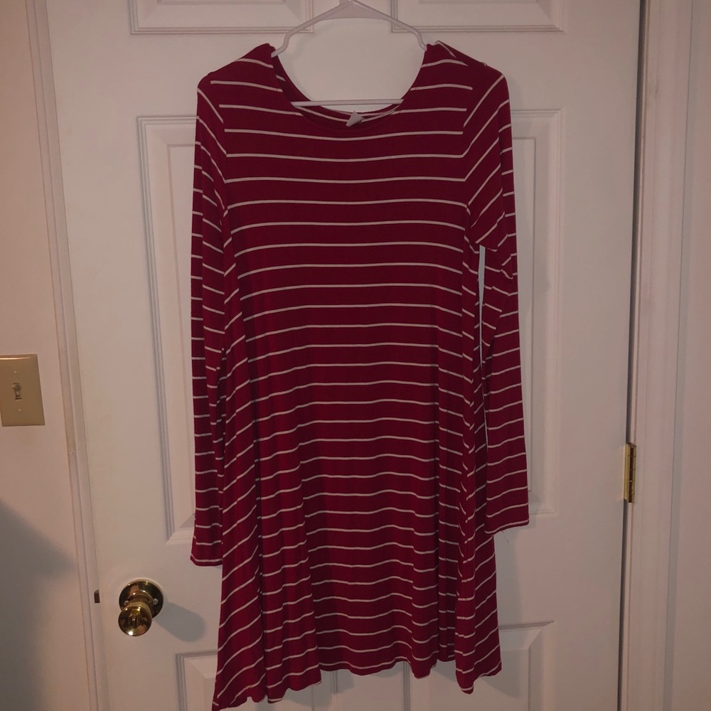 Set of 4 Old Navy Women’s Dresses- All Size Medium - Picture 4 of 5